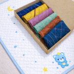 ৬ পিসের বক্সে ৬ টি ৬ কালার এবং ৬ ডিজাইনের নকশিকাঁথা থাকবে সাথে ১ টা ইউরিনম্যাট ফ্রি